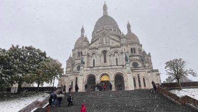 Il neige !!! Découvrez Paris, Le Mans, Rennes, Versailles, Chambord ou encore le PSG tout en blanc